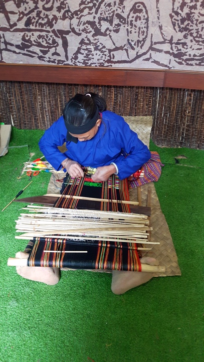 Art_du_tissage_des_Li Lavorazione broccato Li