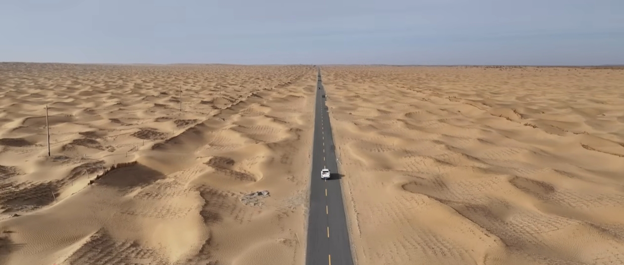 Taklamakan desert highway